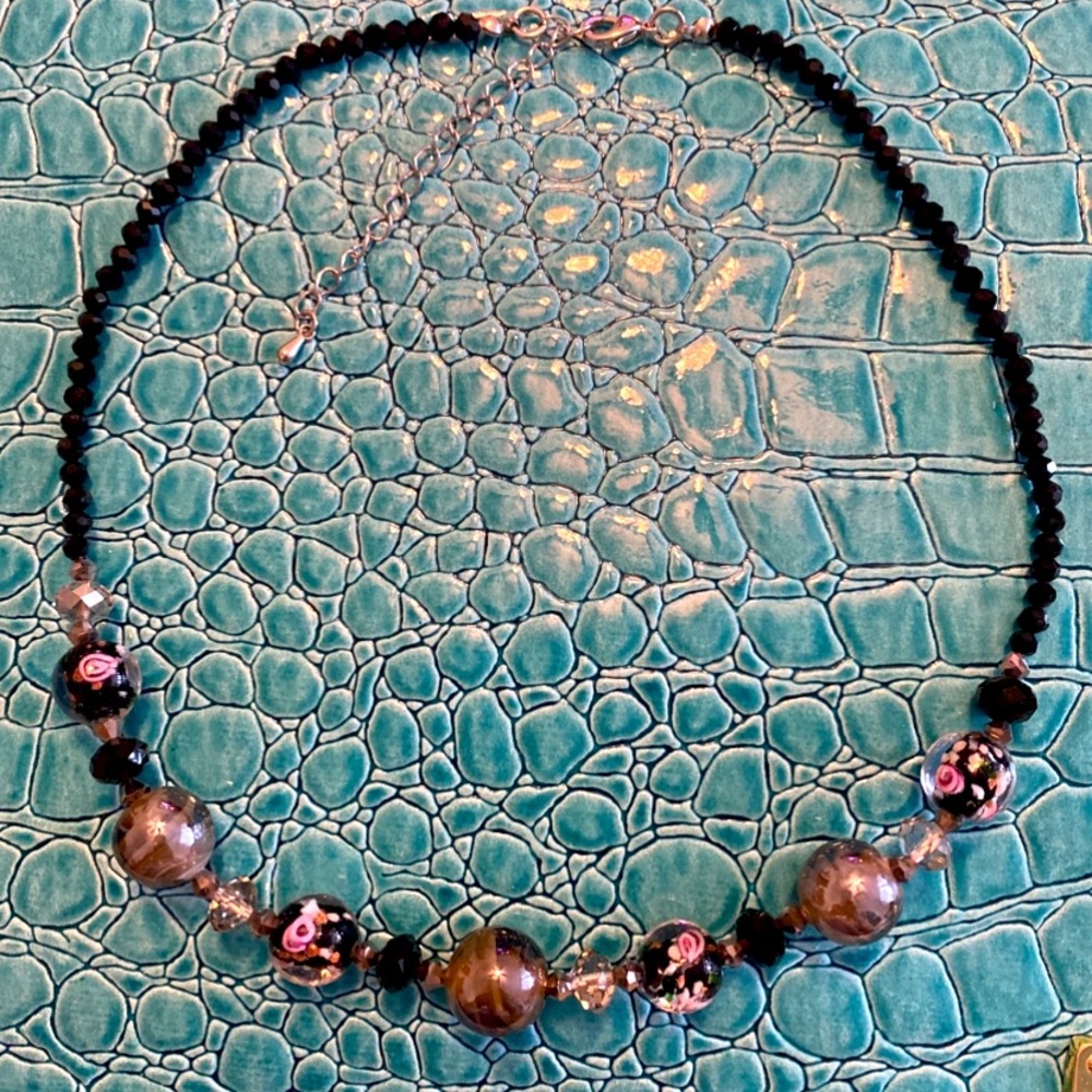 Black and Pink Beaded Necklace